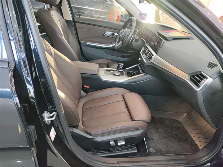 Фото 25 - BMW 3 Series