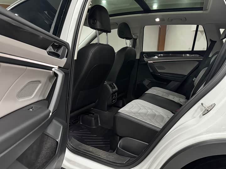 Фото 16 - Volkswagen Tayron