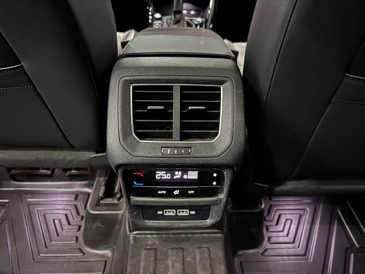 Фото 17 - Volkswagen Tayron