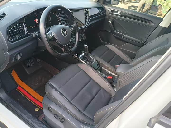 Фото 4 - Volkswagen T-Roc