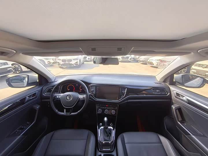 Фото 5 - Volkswagen T-Roc