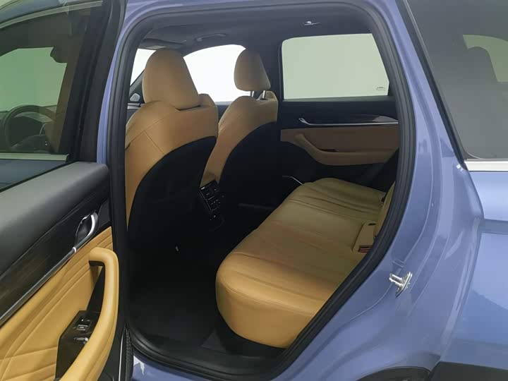 Фото 15 - Geely Monjaro L Hybrid