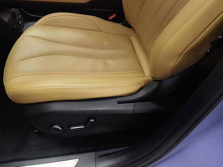 Фото 20 - Geely Monjaro L Hybrid