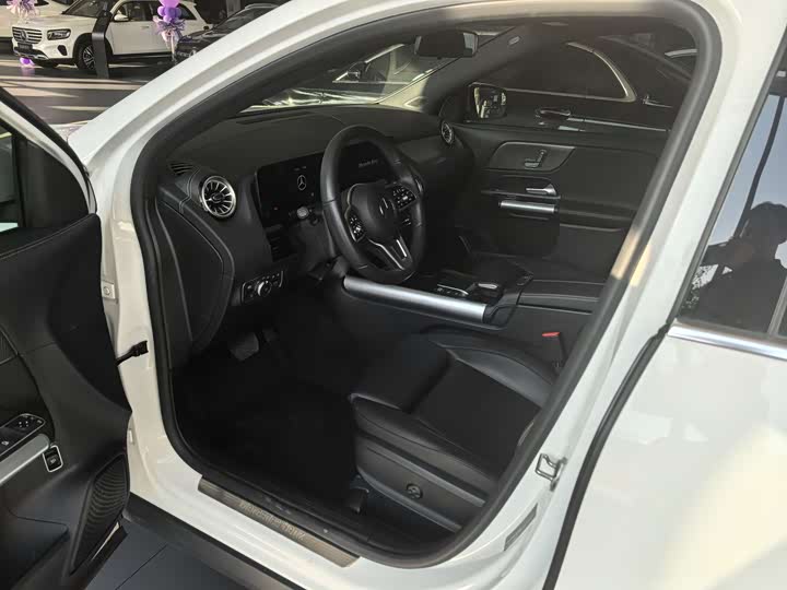 Фото 2 - Mercedes-Benz GLA-Class
