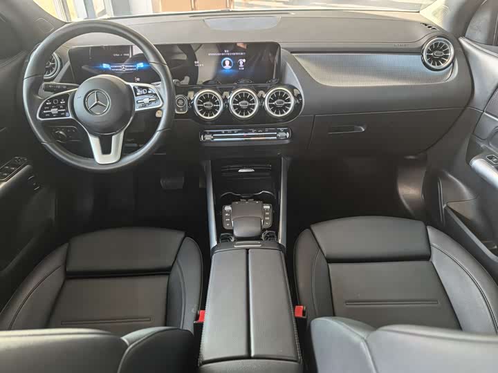 Фото 4 - Mercedes-Benz GLA-Class