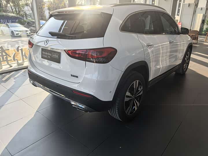 Фото 5 - Mercedes-Benz GLA-Class