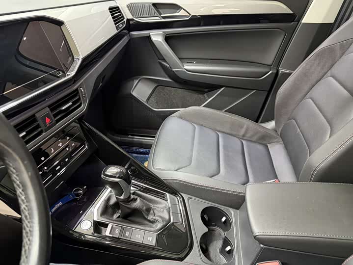 Фото 13 - Volkswagen Tayron