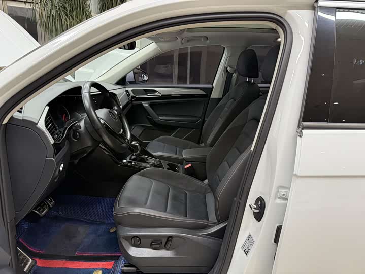 Фото 16 - Volkswagen Tayron