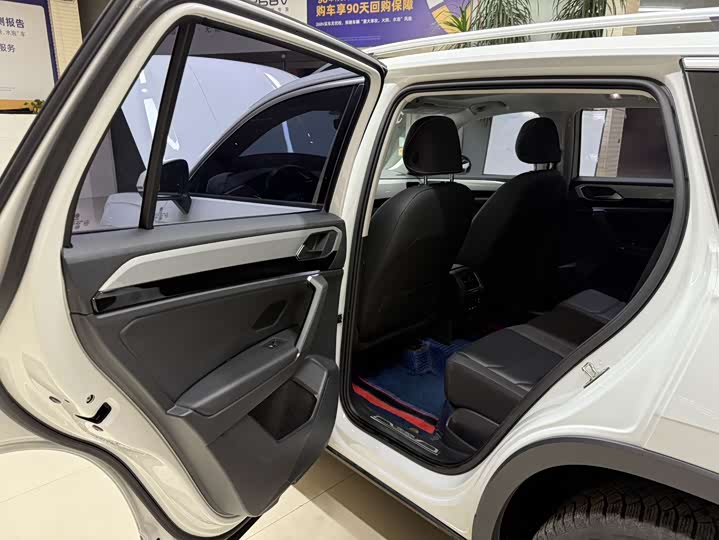 Фото 17 - Volkswagen Tayron