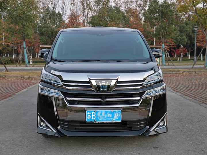 Фото 1 - Toyota Vellfire