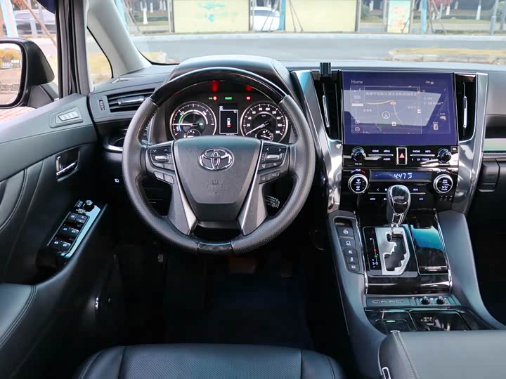 Фото 19 - Toyota Vellfire