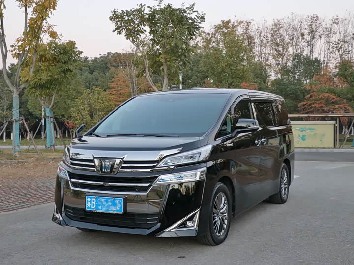 Фото 2 - Toyota Vellfire