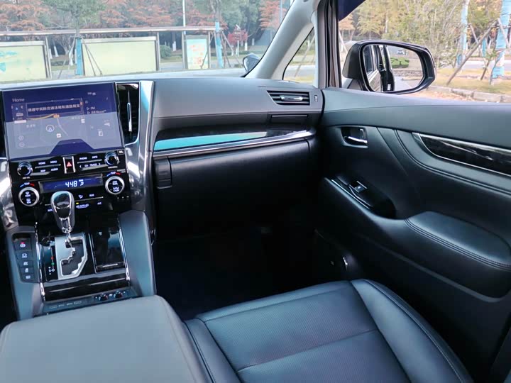 Фото 24 - Toyota Vellfire