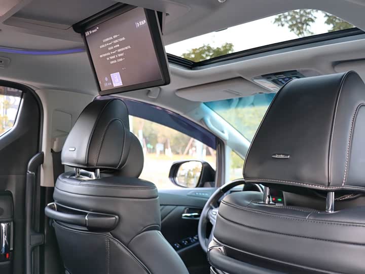 Фото 26 - Toyota Vellfire