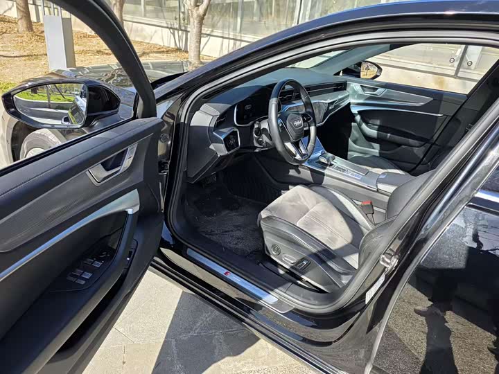 Фото 4 - Audi A6L