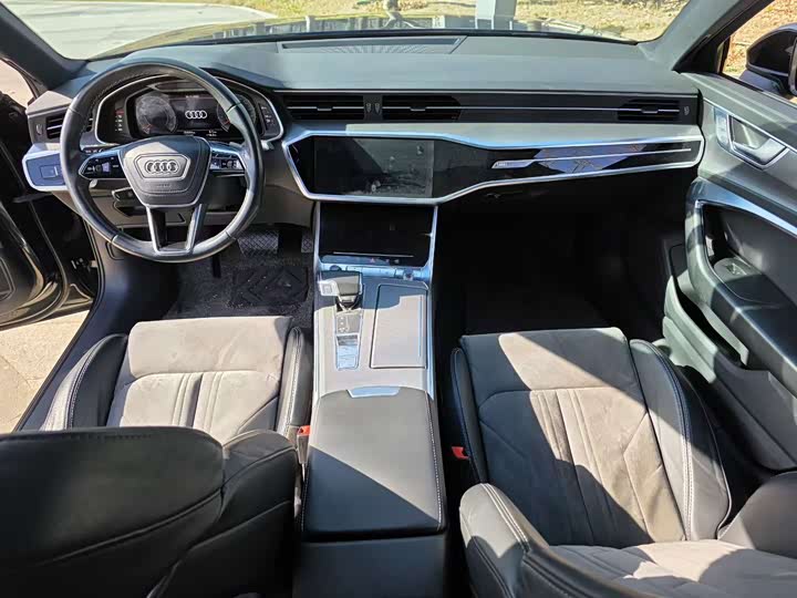 Фото 6 - Audi A6L