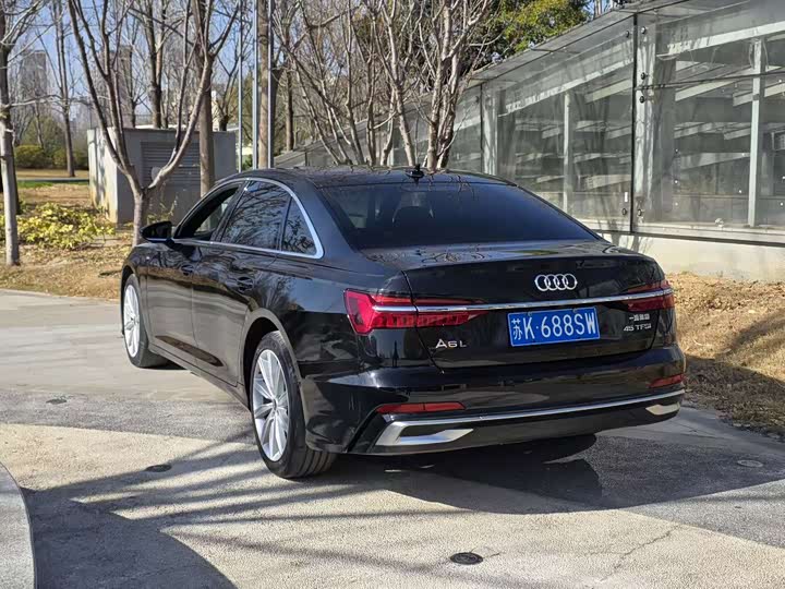 Фото 7 - Audi A6L
