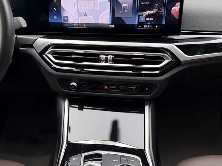 Фото 12 - BMW i3