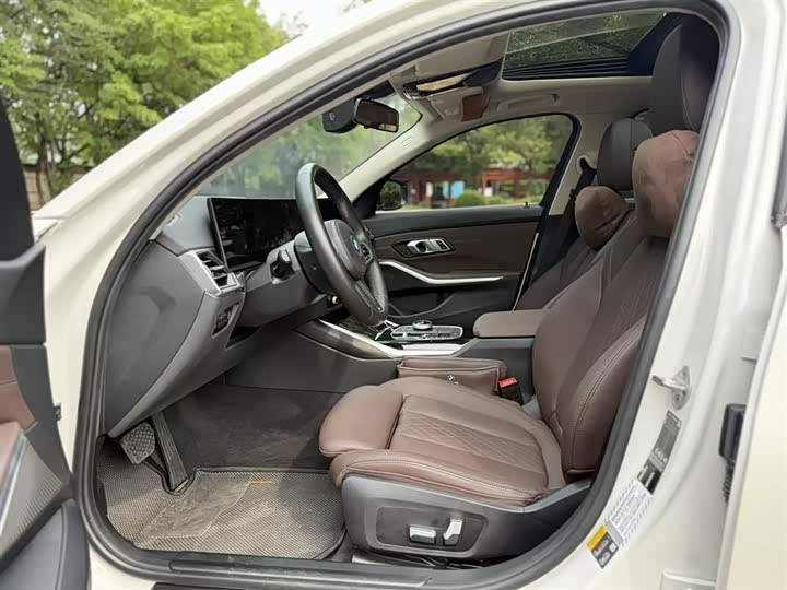 Фото 14 - BMW i3