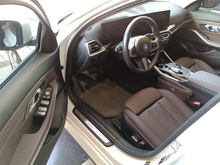 Фото 15 - BMW i3