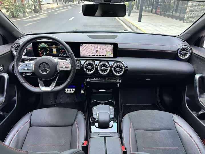 Фото 5 - Mercedes-Benz CLA-Class