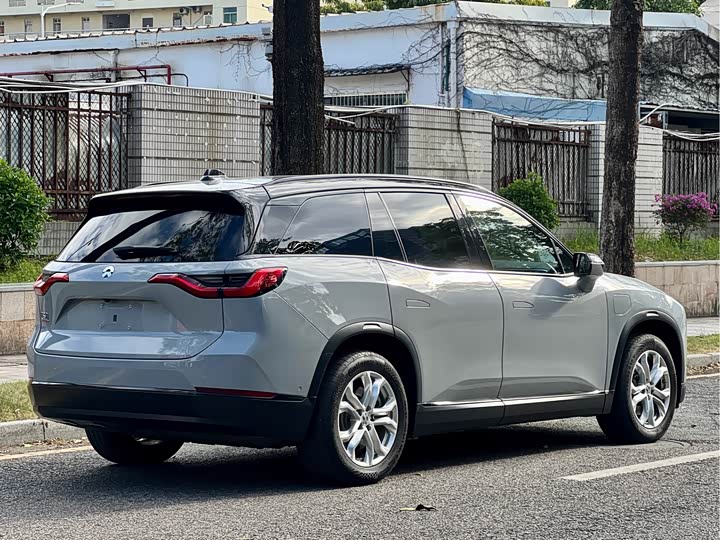 Фото 15 - Nio ES8