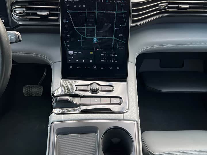 Фото 7 - Nio ES8