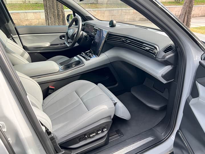 Фото 9 - Nio ES8