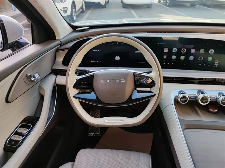 Фото 11 - Exeed RX C-DM Hybrid