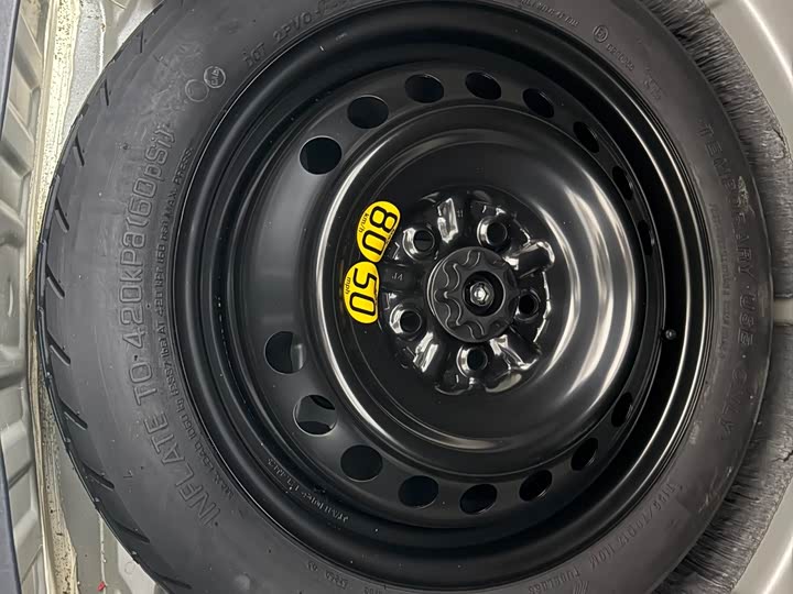 Фото 19 - Lexus ES