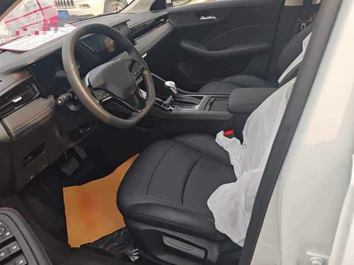 Фото 15 - Roewe i5