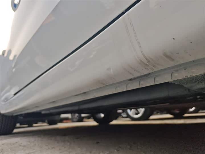 Фото 21 - Roewe i5