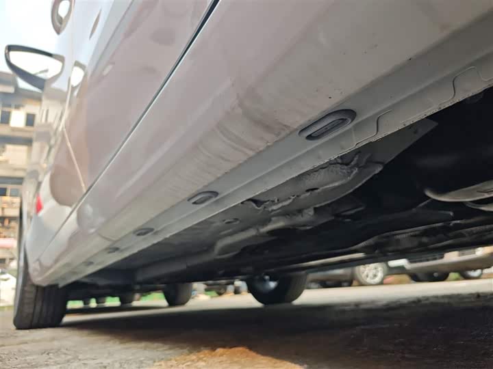 Фото 22 - Roewe i5