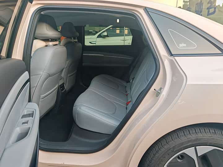 Фото 8 - XPeng Mona M03