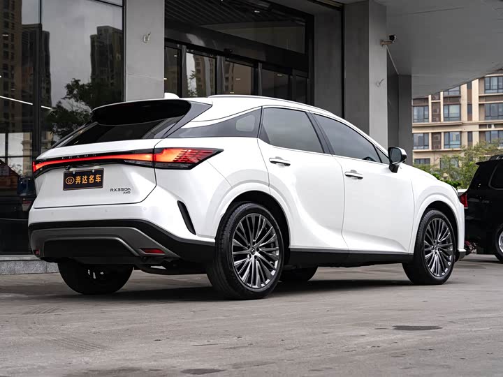 Фото 3 - Lexus RX