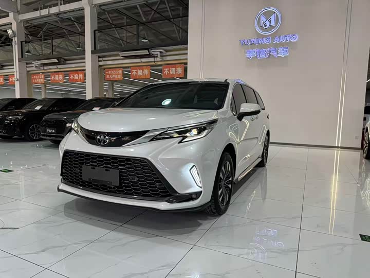 Фото 1 - Toyota Granvia