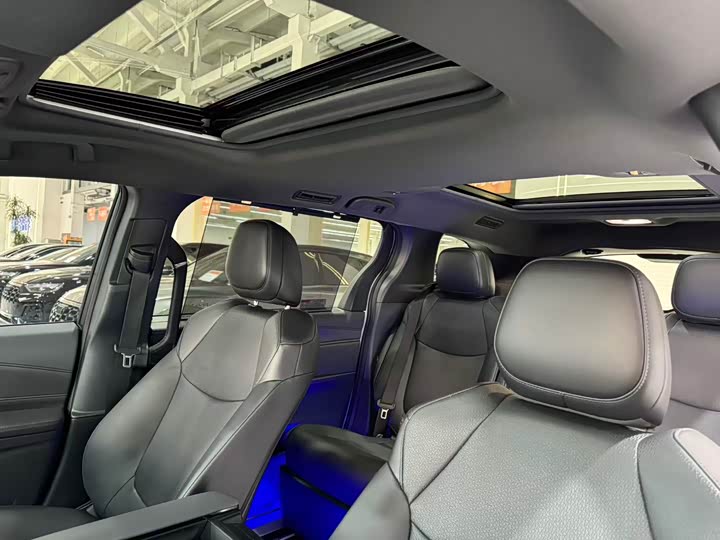 Фото 14 - Toyota Granvia