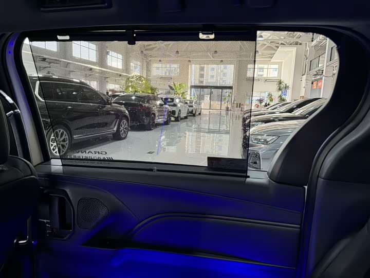 Фото 15 - Toyota Granvia