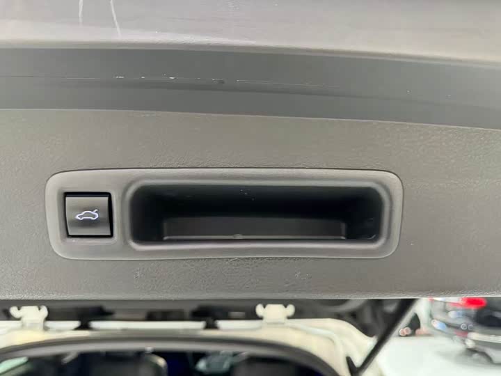 Фото 17 - Toyota Granvia