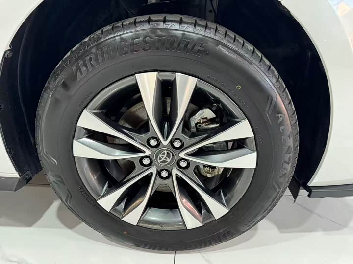 Фото 21 - Toyota Granvia