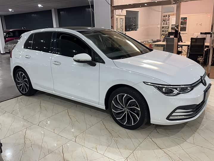 Фото 4 - Volkswagen Golf