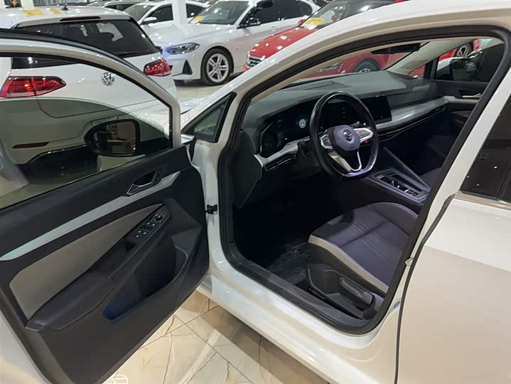 Фото 9 - Volkswagen Golf