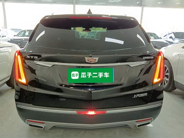 Фото 6 - Cadillac XT5