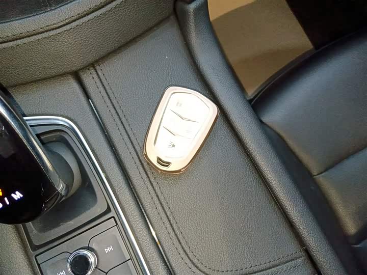 Фото 9 - Cadillac XT5