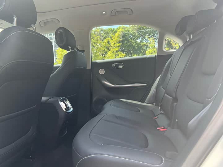 Фото 10 - Smart #1