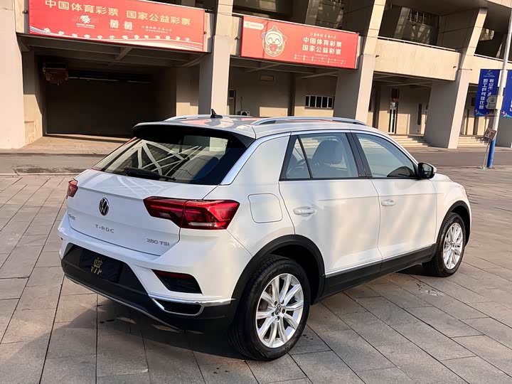 Фото 8 - Volkswagen T-Roc