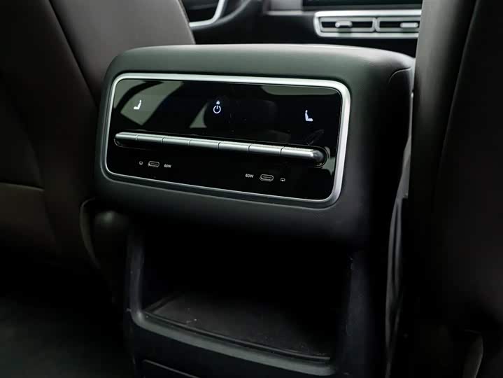 Фото 28 - LiXiang L8