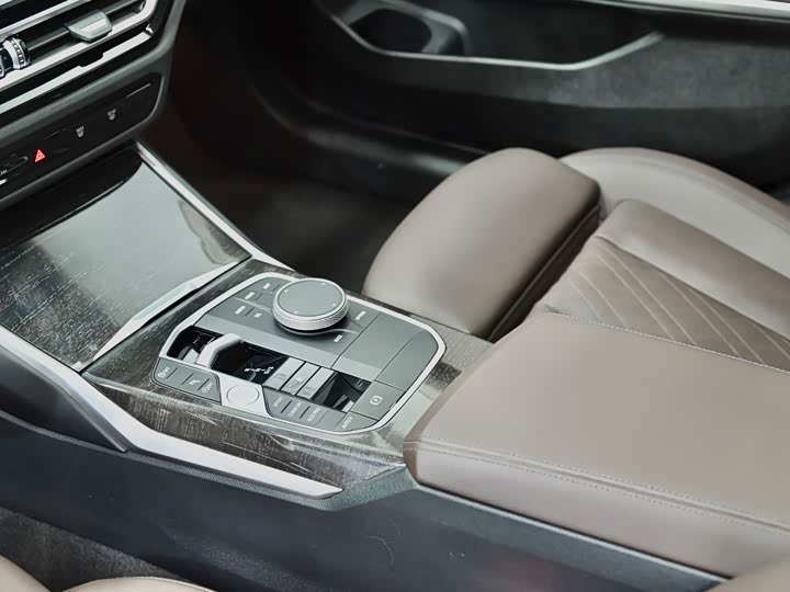 Фото 15 - BMW 3 Series