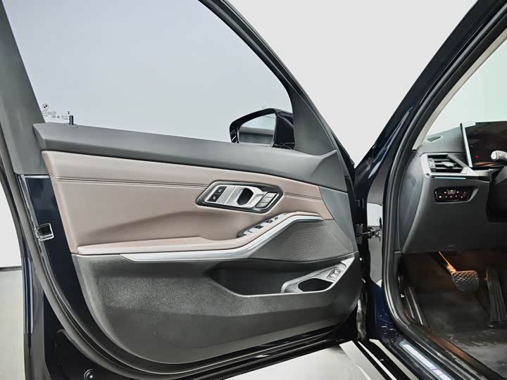 Фото 20 - BMW 3 Series