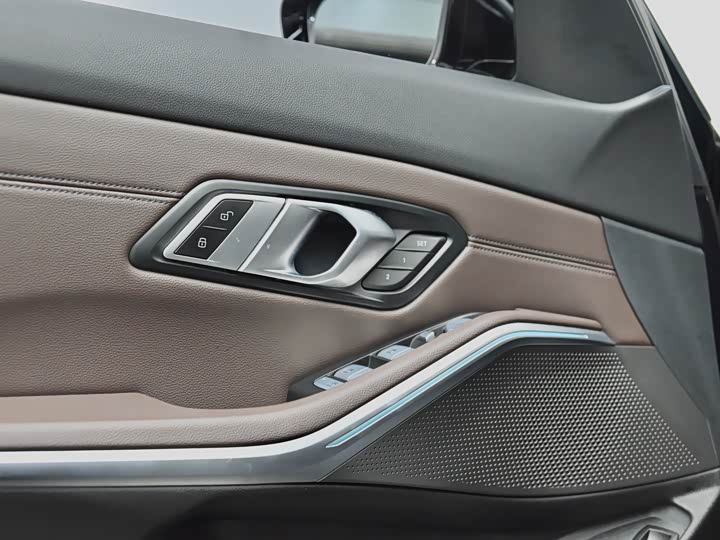 Фото 21 - BMW 3 Series